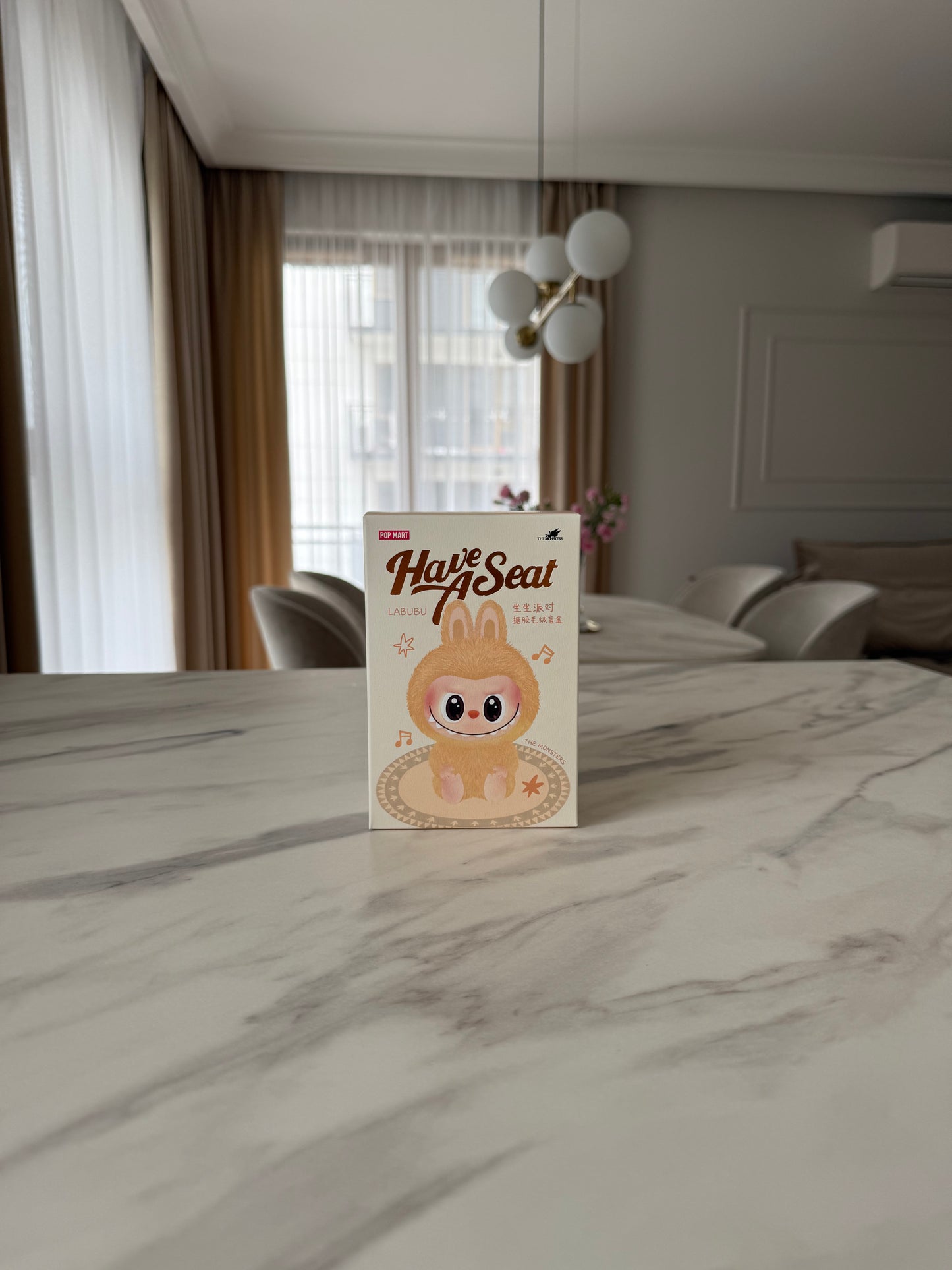 Labubu Have a Seat Brelok (BLINDBOX)